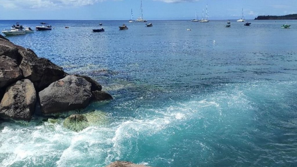 Hot boiling baths - What to do in Guadeloupe when it rains